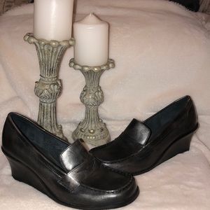 NWT Pewter Wedge